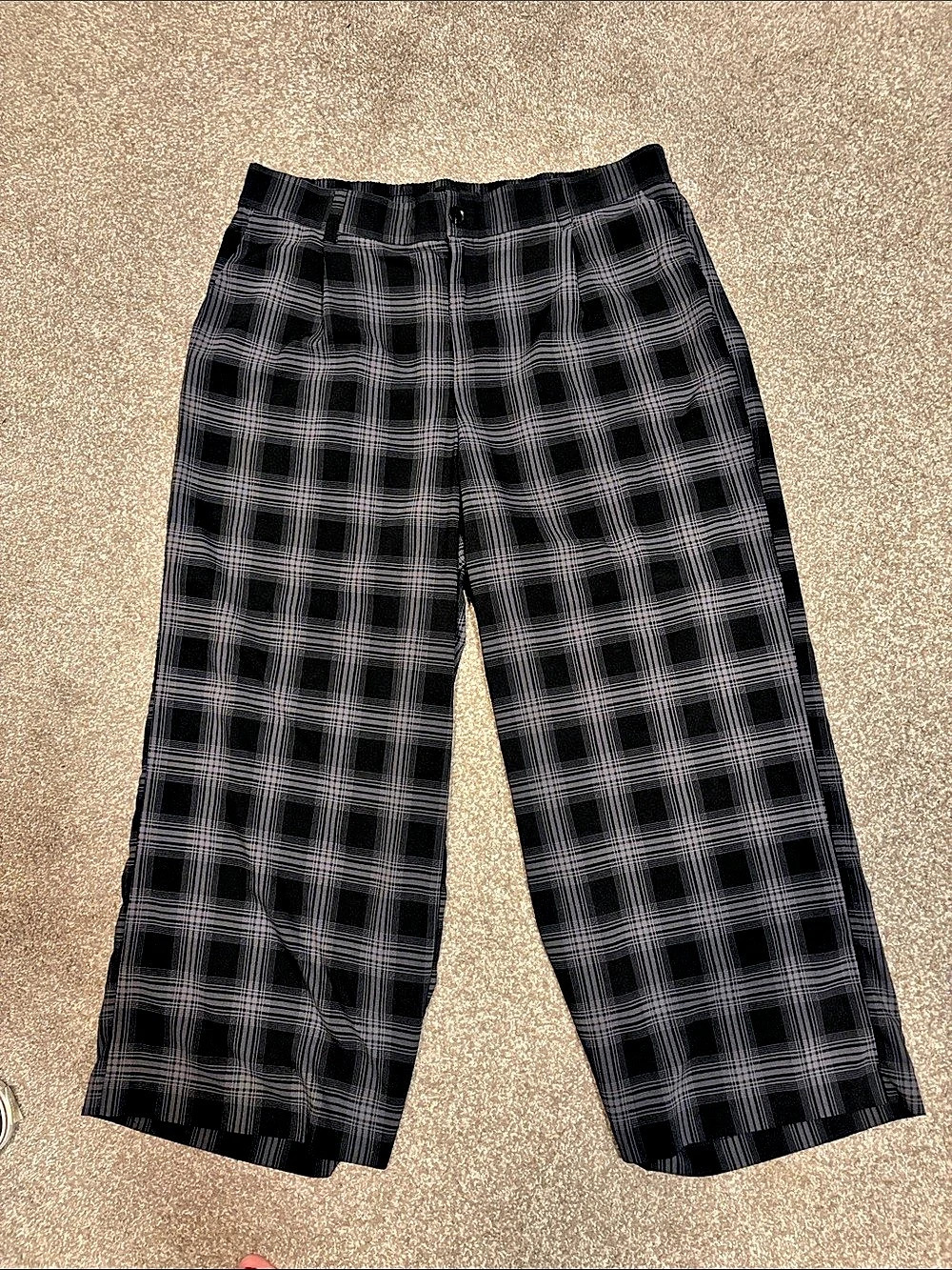 Studio by TORRID Wide Leg Plaid Pants in Black & Gray Size 20.